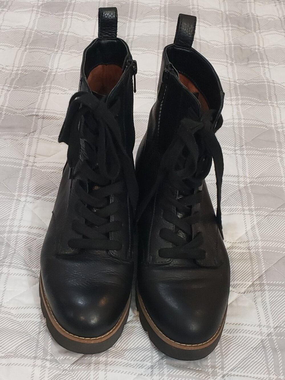 Vionic Lani Women's black leather lace up Combat ankle boots Size 6.5